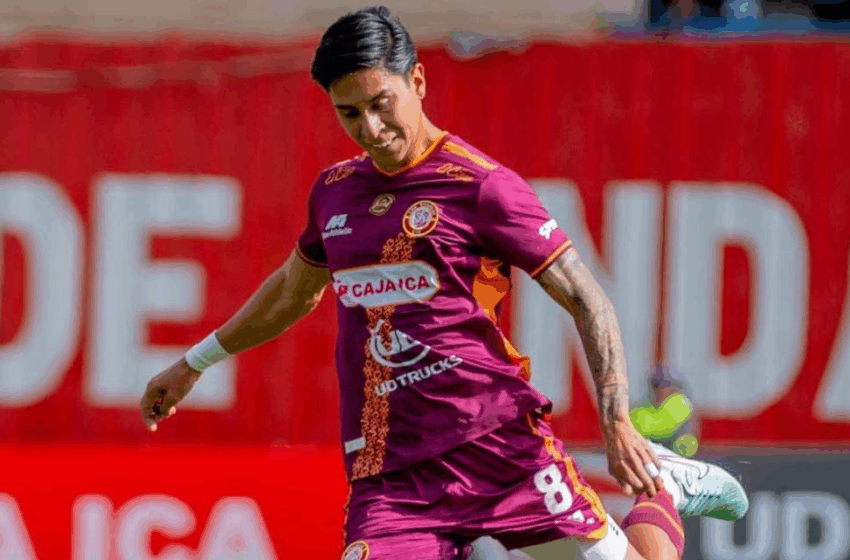  Adrián Quiroz define dónde quiere jugar tras interés de Alianza Lima y Universitario